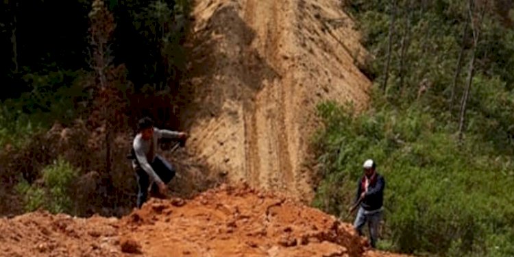Petugas mendatangi lokasi perambahan hutan di Siosar, Kabupaten Karo/Ist