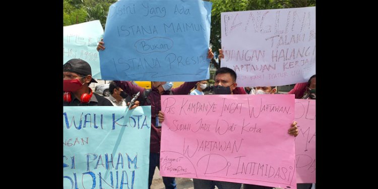 Unjuk Rasa kalangan Jurnalis Di Medan mengecam arogansi pengamanan di Kantor Wali Kota Medan/RMOLSumut