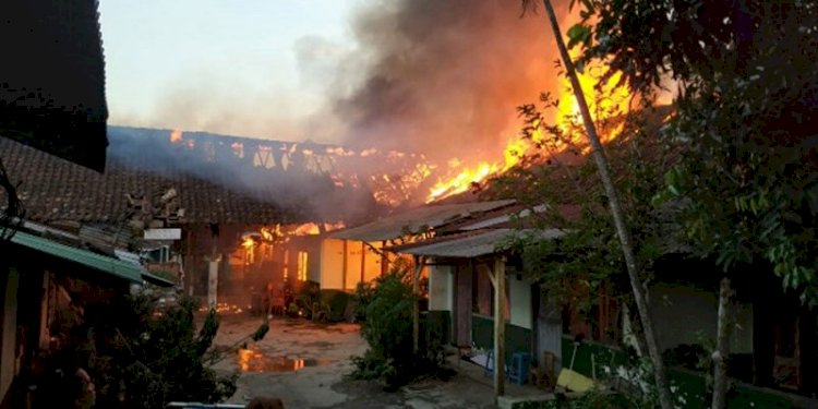 Kebakaran asrama Barak Kodam IV/Diponegoro di Jalan Kesatrian Jatingaleh, Candisari Kota Semarang/RMOLJateng