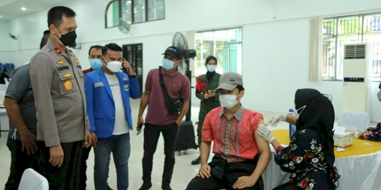 Wakapolda Sumut Brigjend Dadang Hartanto meninjau vaksinasi di UIN Sumut/RMOLSumut