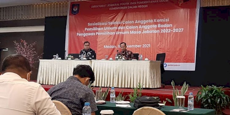 Sri Handoko Taruna dalam sosialisasi calon KPU dan BAWASLU masa Jabatan 2022-2027 di Emerald Garden Medan/RMOLSumut