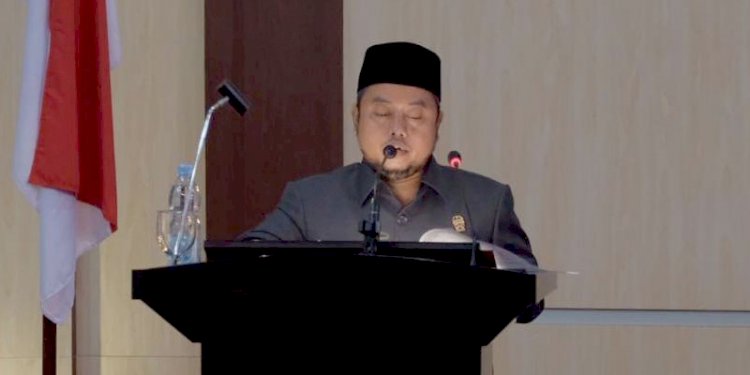 Juru bicara fraksi PKS Syaiful Ramadhan membacakan pandangan Fraksi PKS dalam rapat paripurna/RMOLSumut