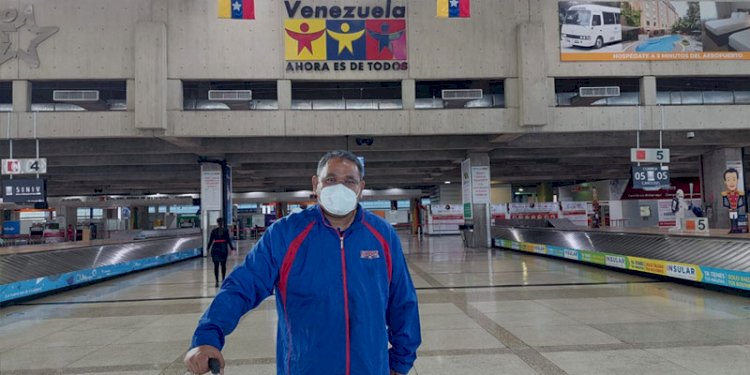 Ketua Umum JMSI Teguh Santosa sesaat setelah mendarat di Venezuela/Ist