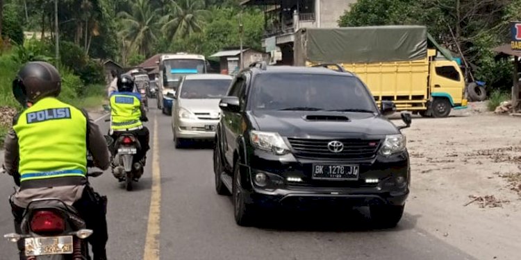 Personil Polrestabes Medan pantau jalur Medan-Berastagi/Ist