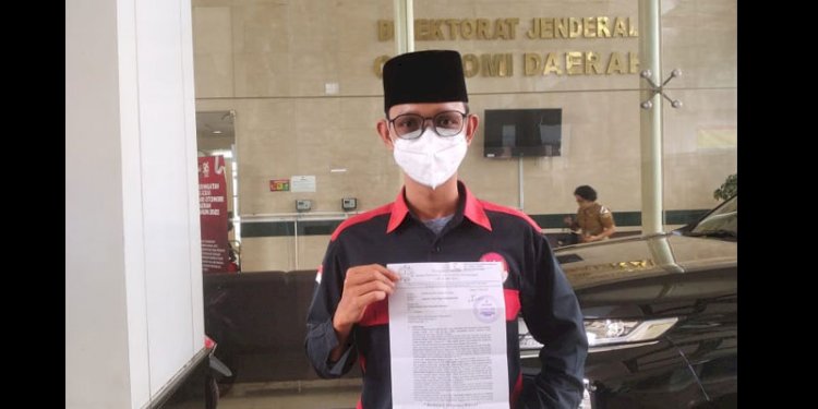 Ketua Umum Alamp Sumut, Eka Armada usai menyerahkan surat ke Dirjen Otda Kemendagi di Jakarta/Ist