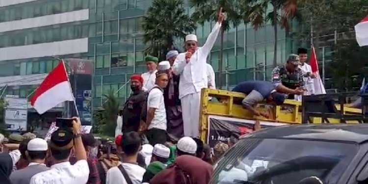 Unjuk rasa Aliansi Ormas Islam protes pengusiran Ustaz Abdul Somad dari Singapura/RMOLSumut
