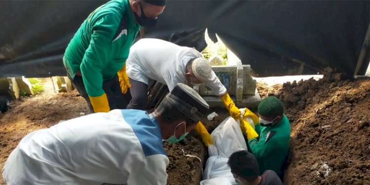 Proses ekshumasi jenazah bocah di Binjai/Ist