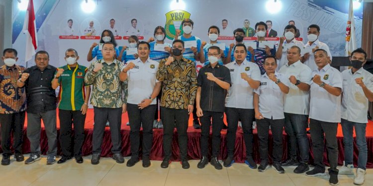 Bobby Nasution menghadiri pelantikan pengurus PBSI Kota Medan periode 2021-2025/Ist