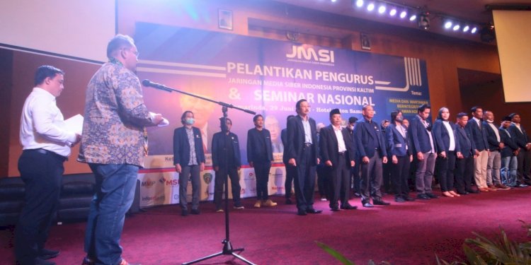Teguh Santosa melantik pengurus Pengda JMSI Kalimantan Timur/Ist