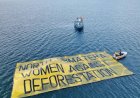 Bentangkan Baliho Raksasa di Danau Toba, Aktivis Perempuan Desak W20 Lindungi Hak Perempuan Adat