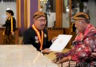 Bupati Labusel H Asiong Dapat Gelar Kehormatan Keraton Surakarta