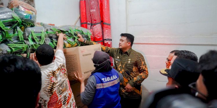 Bobby Nasution mengantarkan bantuan untuk korban kebakaran di Belawan/Ist