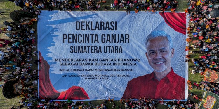 Spanduk raksasa Ganjar Pranowo dibentangkan di Lapangan Garuda, Tanjung Morawa, Deli Serdang, Sumatera Utara/Ist