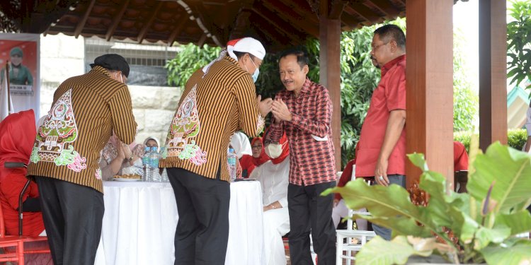 Sekda Sumut Arief Sudarto Trinugroho bersama Pujakesuma/Ist