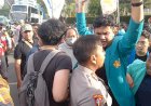 Mahasiswa Adu Mulut Dengan Kapolres Jakpus saat Demo Tolak BBM Naik