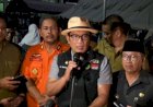 Gubernur Jabar Ridwan Kamil saat meninjau korban gempa di Cianjur/Ist