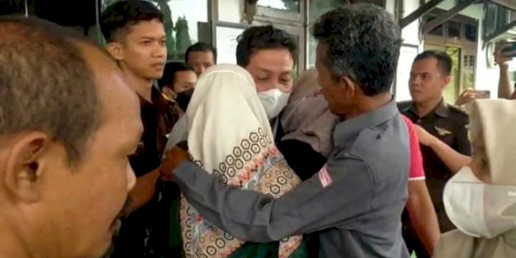 Salah satu tersangka kasus dugaan korupsi dana hibah di Bawaslu Prabumulih, Rabu (23/11)/RMOLSumsel