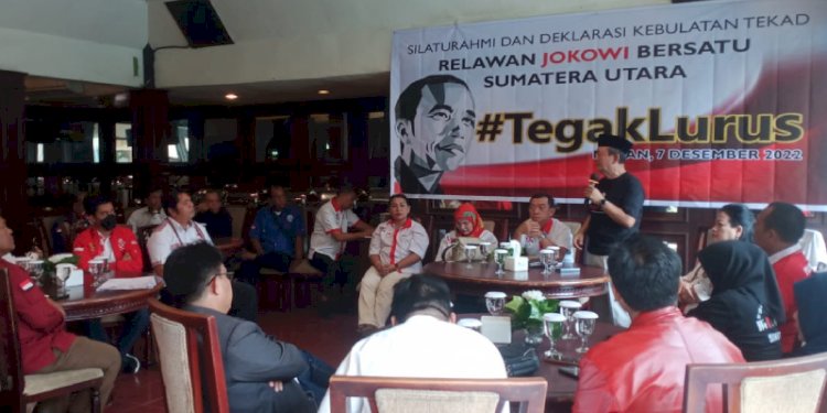 Ketum N4J, Dr RE Nainggolan berbicara pada deklarasi relawan Jokowi di Sumatera Utara/Ist