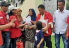 Prihatin, Paul Baja M Siahaan Bantu Kader PDIP Korban Kebakaran di Deli Serdang