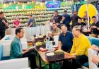 Rayakan Kemenangan Timnas, Presiden Jokowi Traktir Para Menteri Makan Durian di Medan