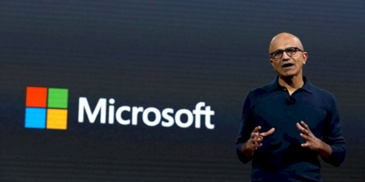 Chief Executive Officer (CEO) Microsoft Satya Narayana Nadella berbicara di acara langsung Microsoft di wilayah Manhattan, New York City, 26 Oktober 2016/Net