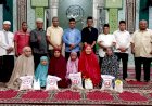 Ramadhan Berkah, Yayasan UISU Bagi Sembako Ke Jamaah Shalat Taraweh Masjid Jami’ Al Munawwarah